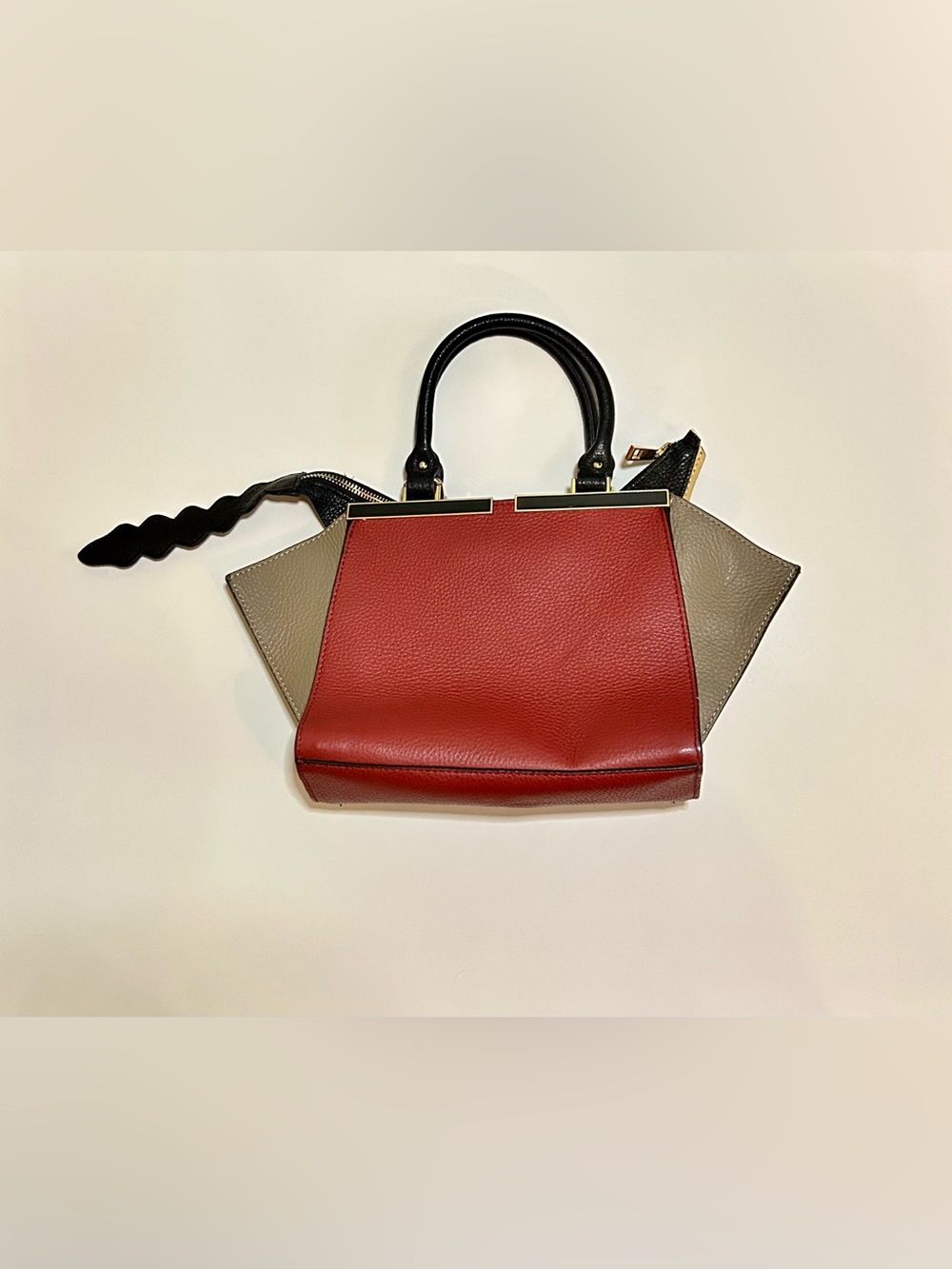 Rare Vera Pelle Handbag with optional crossbody strap - Red, Taupe, Black